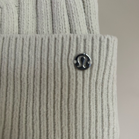 Lululemon Beanie with Pom-Pom Cable Knit NWT Ready For Gifting - Picture 2 of 5